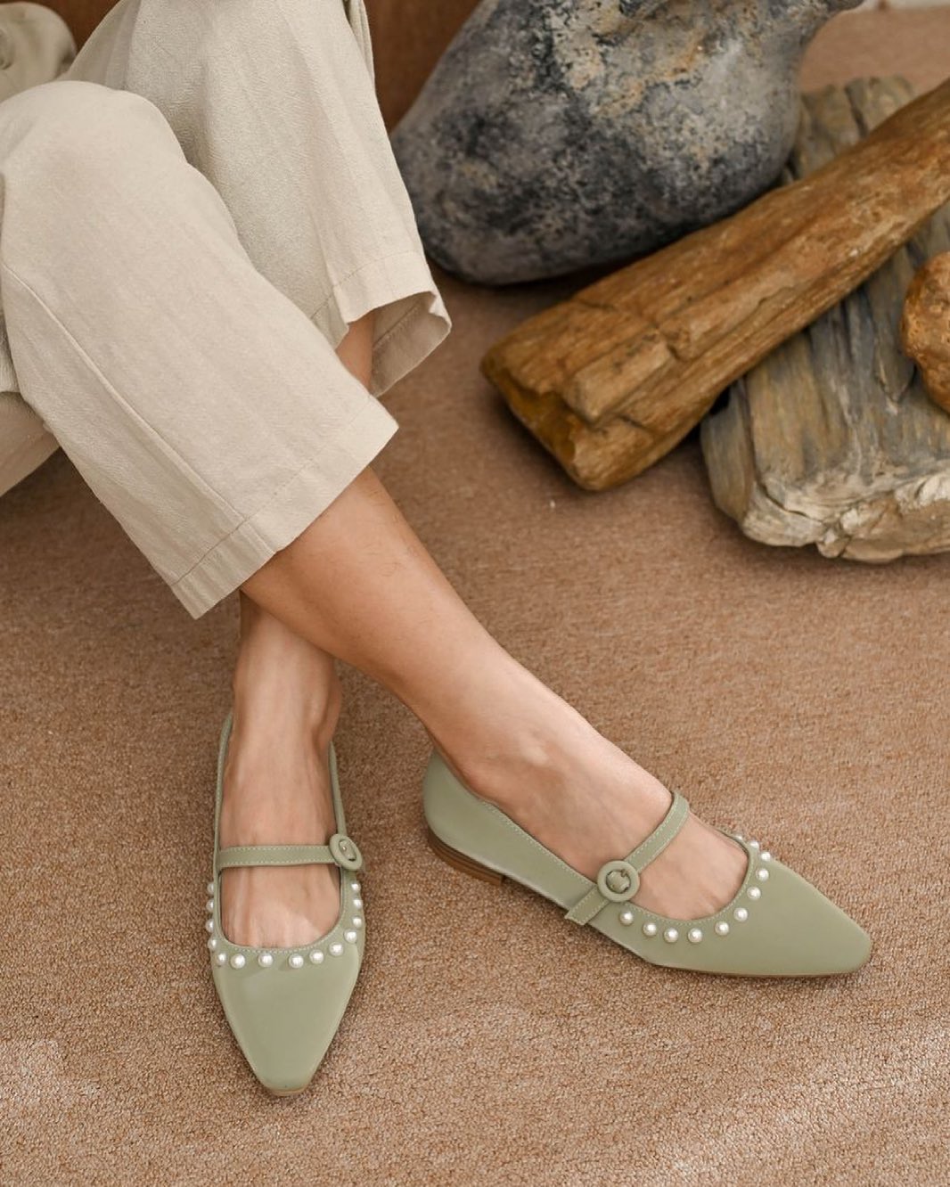 Koleksi Flat Shoes dari Brand Lokal Cantik dan Manis! Scarf Media