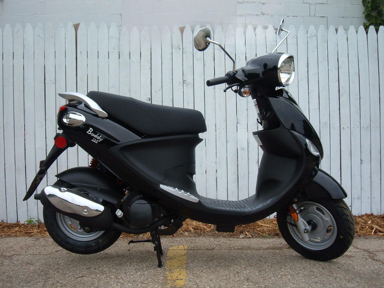Genuine scooters BUDDY 125 for sale at scooter therapy inc madison wi