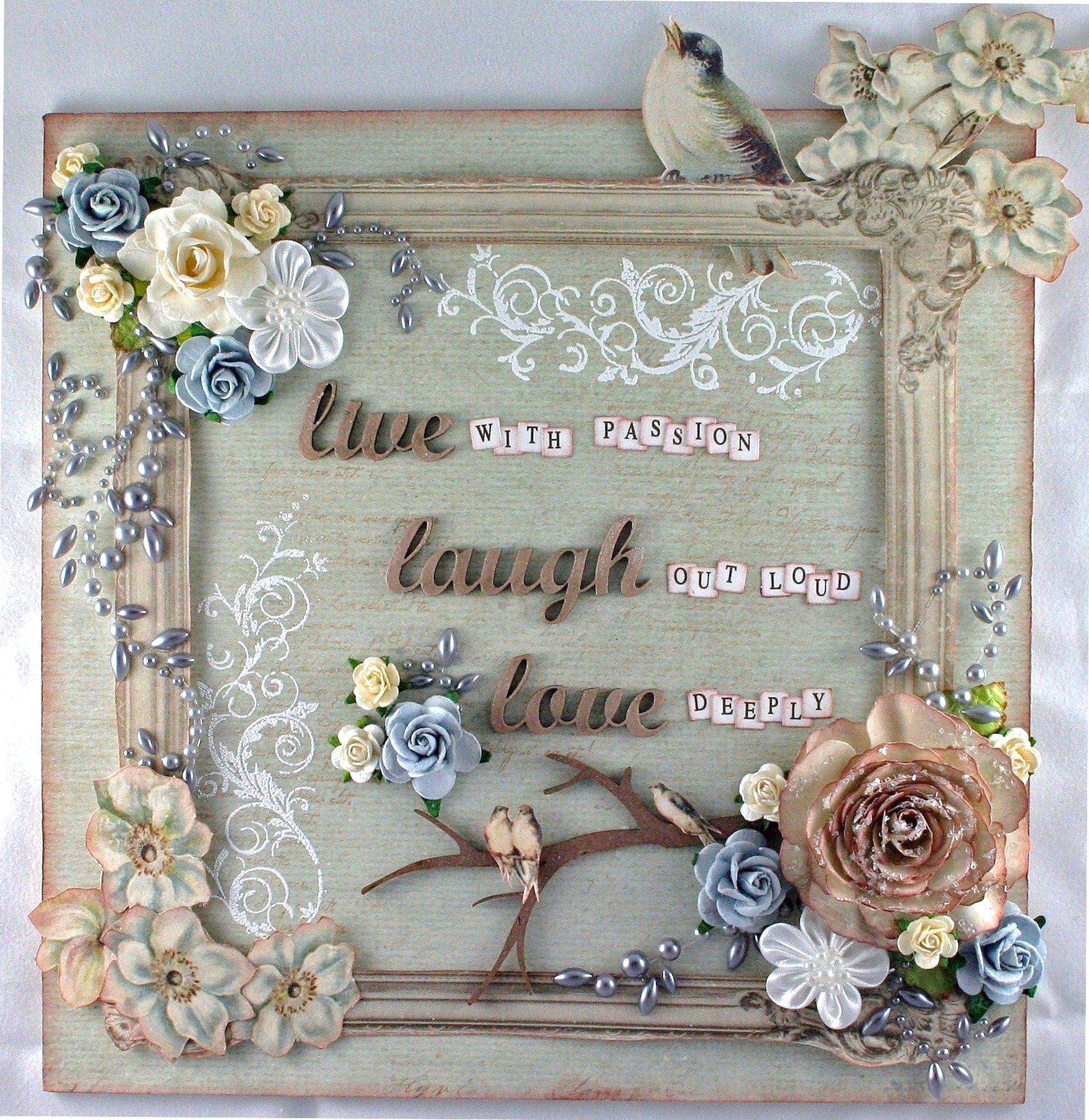 'Live, Laugh, Love' Wall Plaque