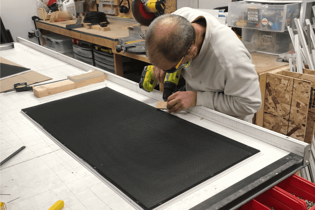 Retractable Screen Doors & Window Screens in Ottawa