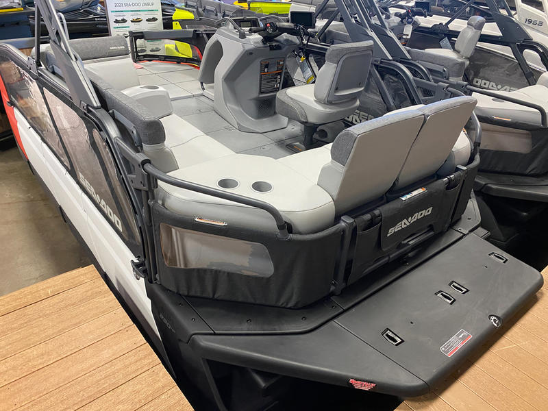 Sea Doo Pontoon Boat Ultimate Guide for Buyers in 2023 Seamagazine