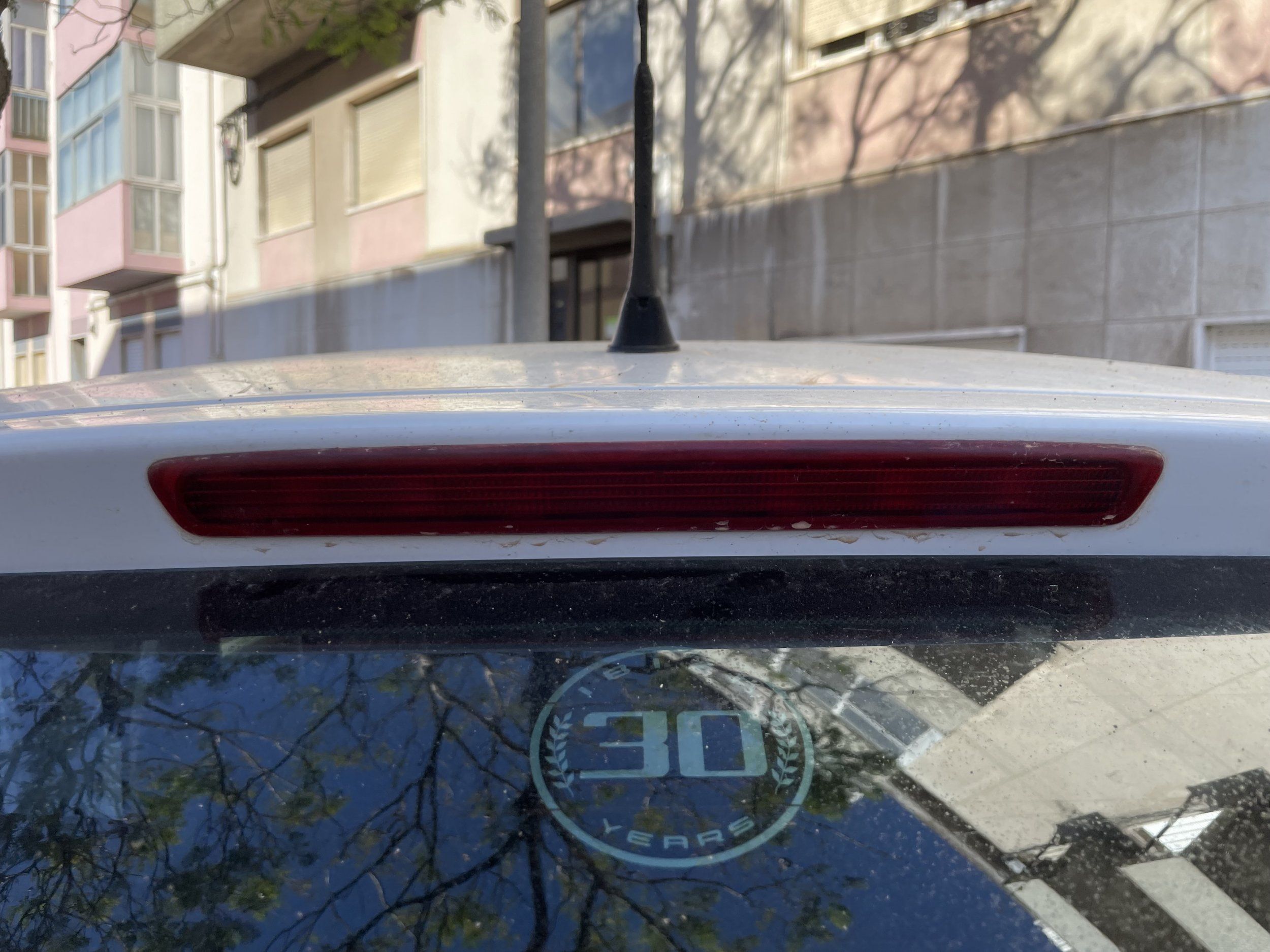 3rd brake light dim light