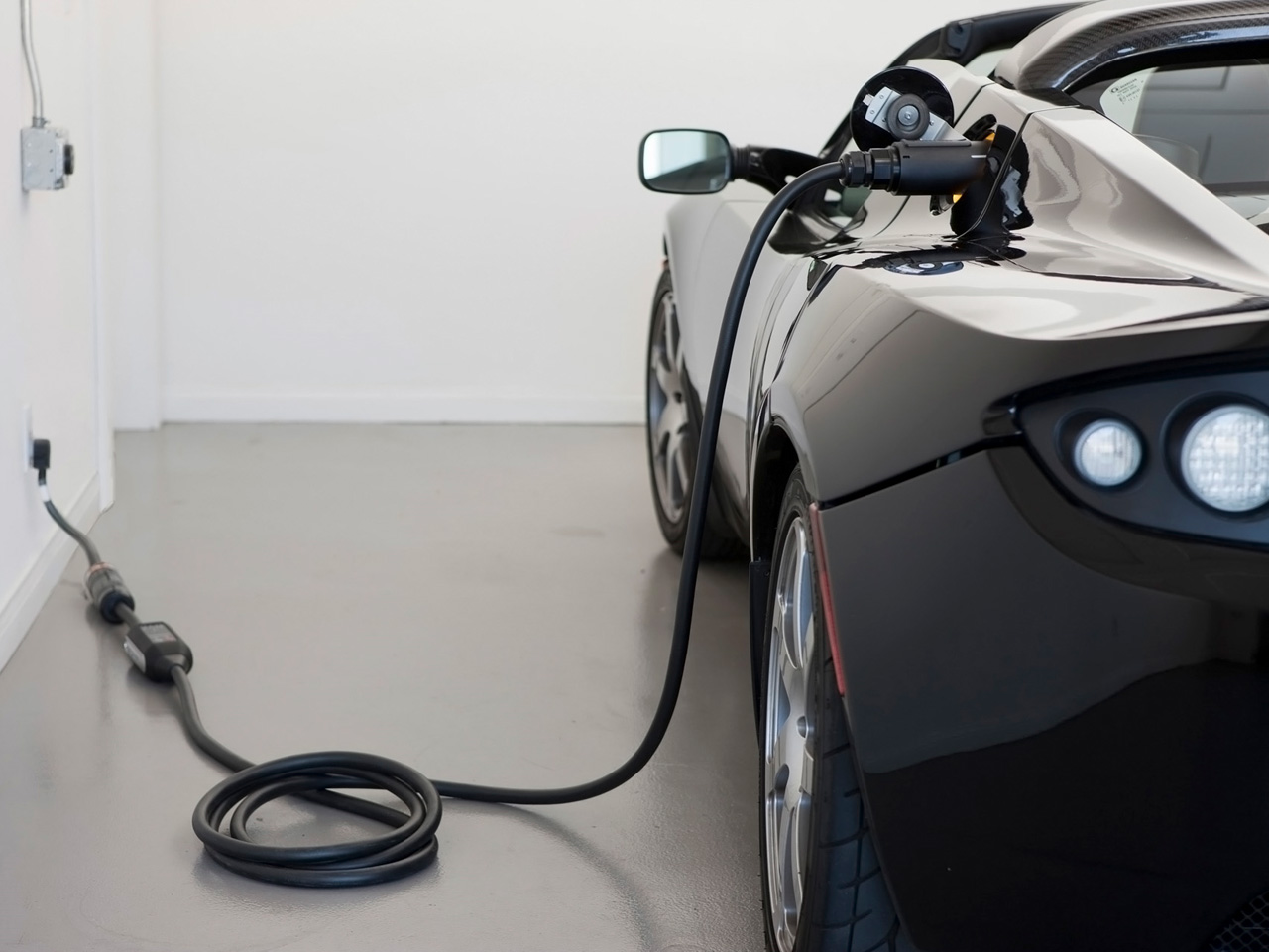 The Myth of the EPA’s Electric Vehicle Mileage Secret Entourage