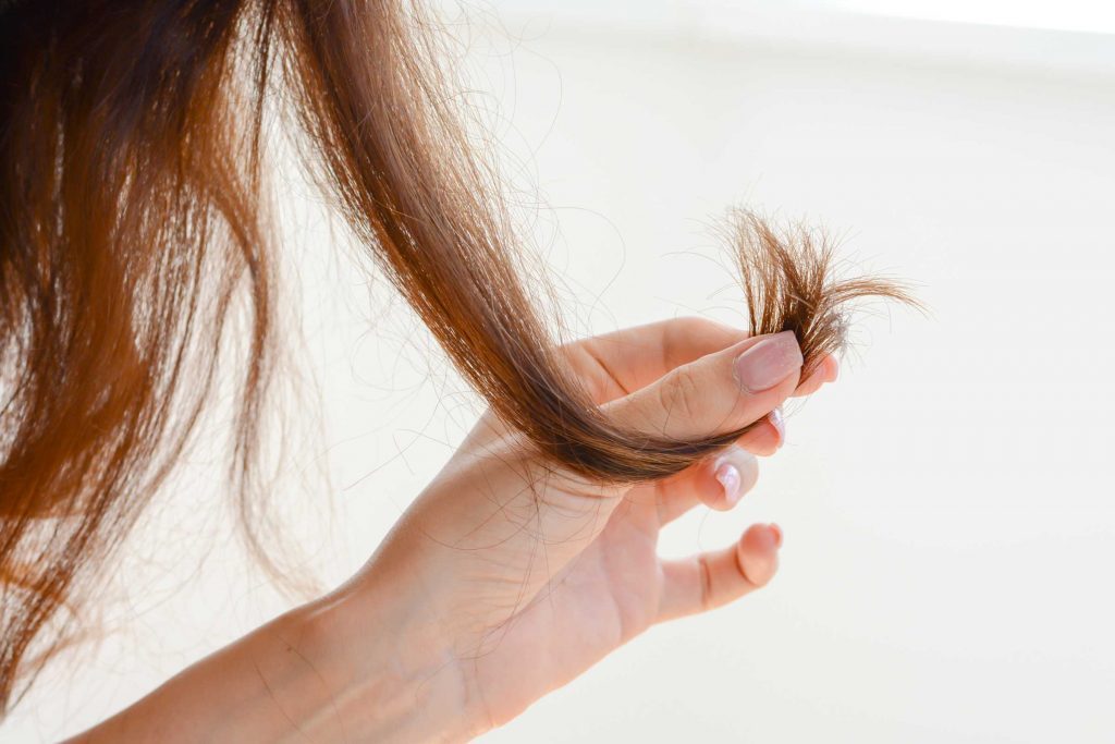 Cheveux gris 13 choses qui vont arriver si vous arrêtez la coloration