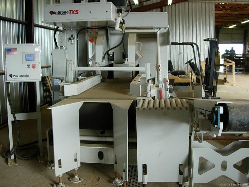 A thin veneer saw is used to cut stone into natural thin veneer