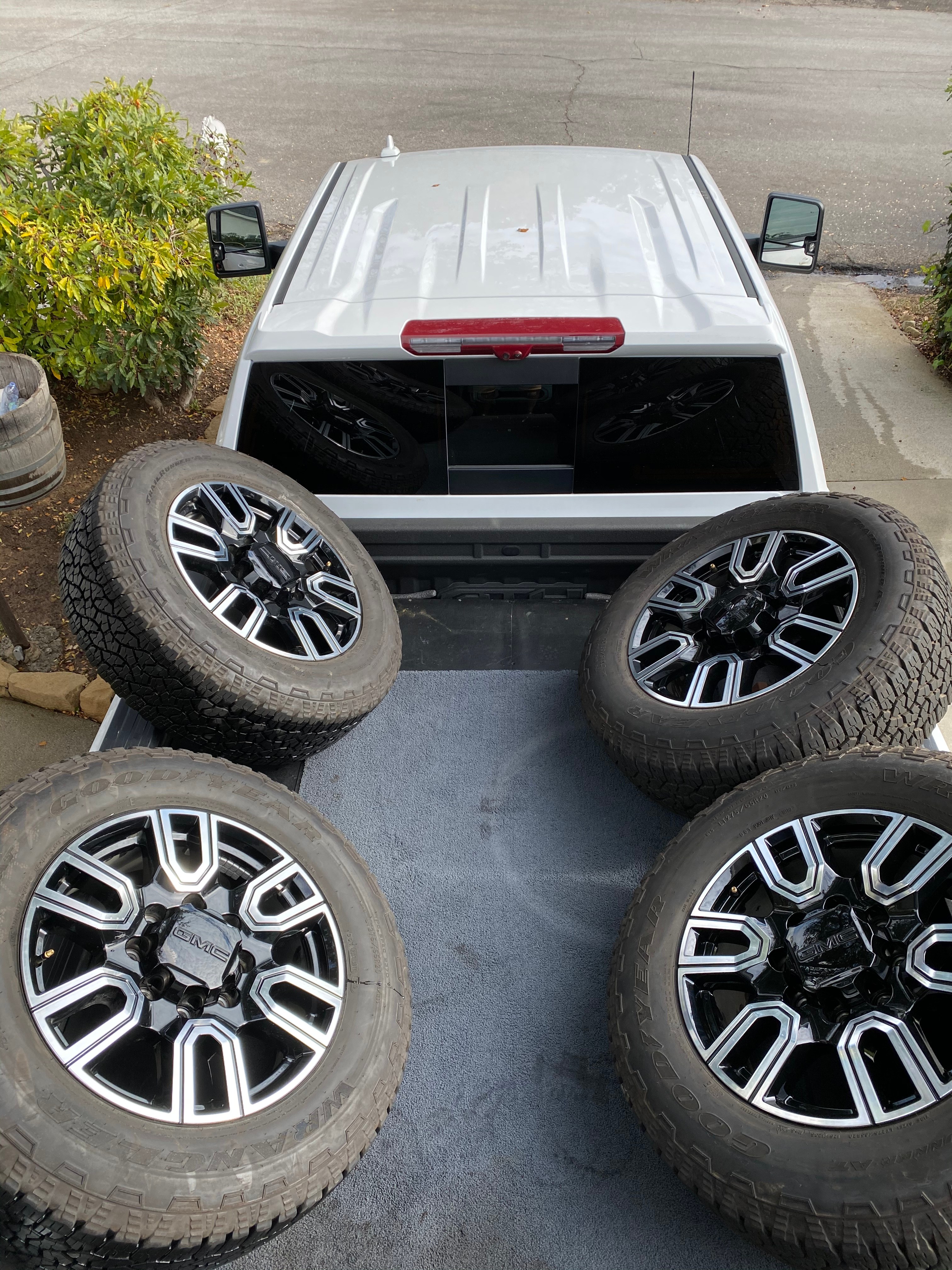 2020 GMC 2500HD Wheels & Tires Sell My Tires