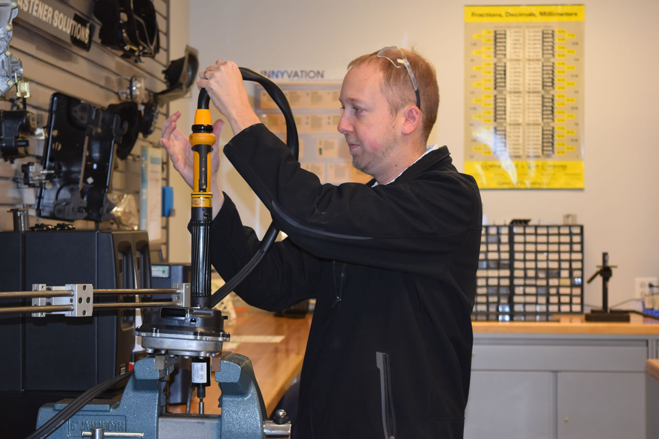 Application Engineering, fasteners for challenging applications Semblex