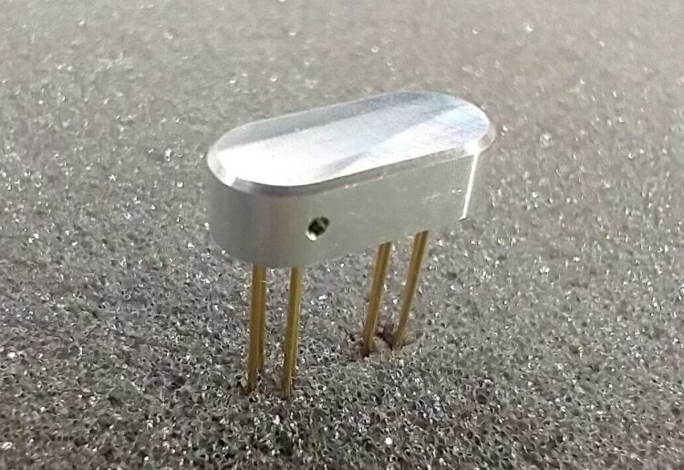 Compact vacuum sensor for vacuum insulation materials SEMITEC Corporation