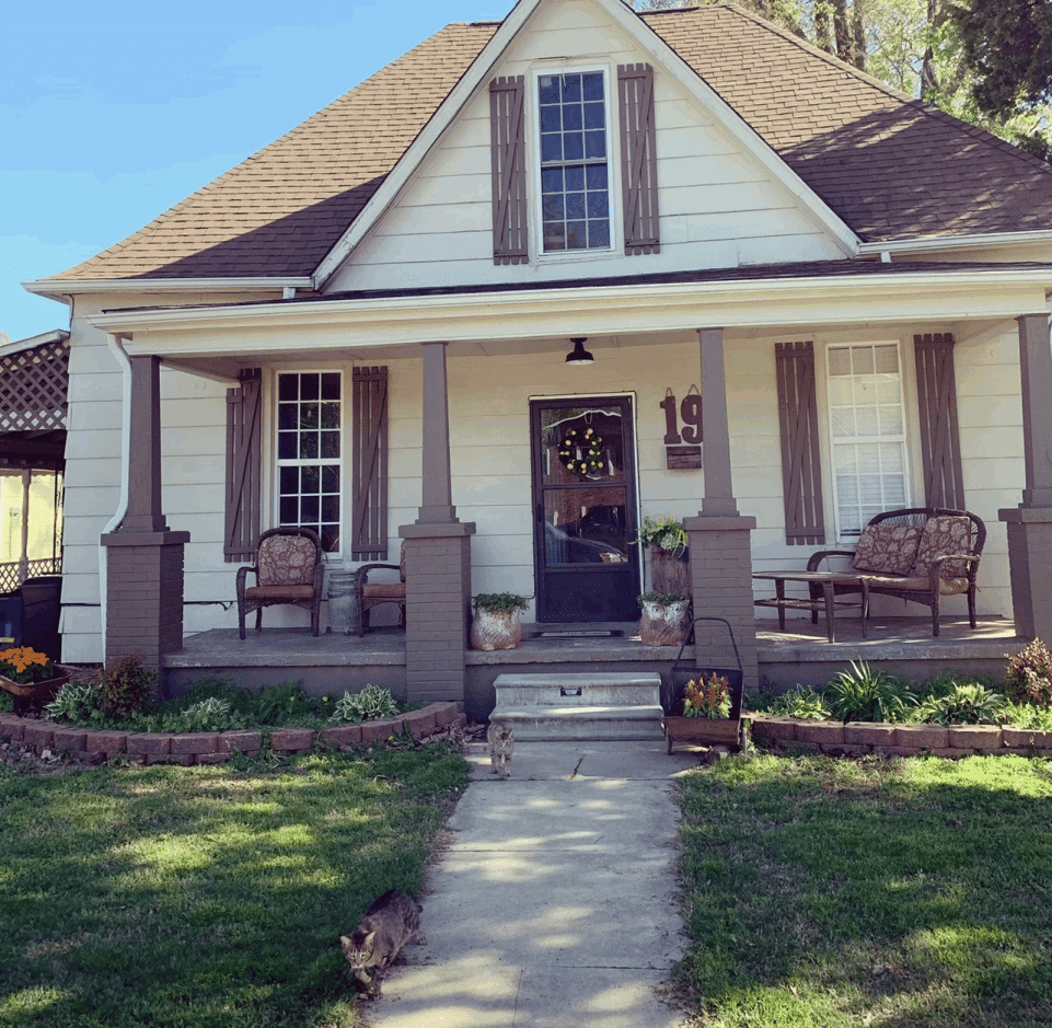 19 W. Market Dexter, MO 63841 3 beds 1.75baths