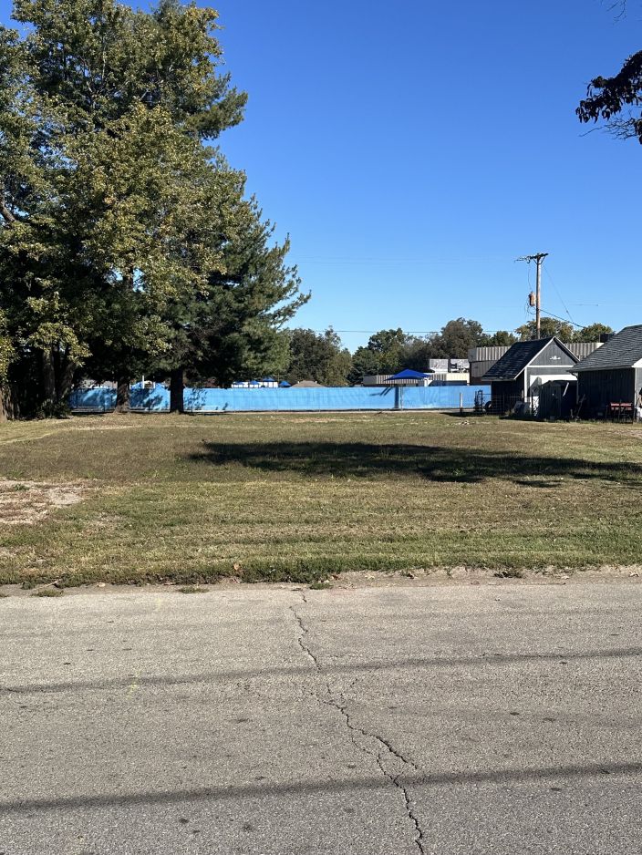 208210 South Street Charleston, MO 63834 beds baths