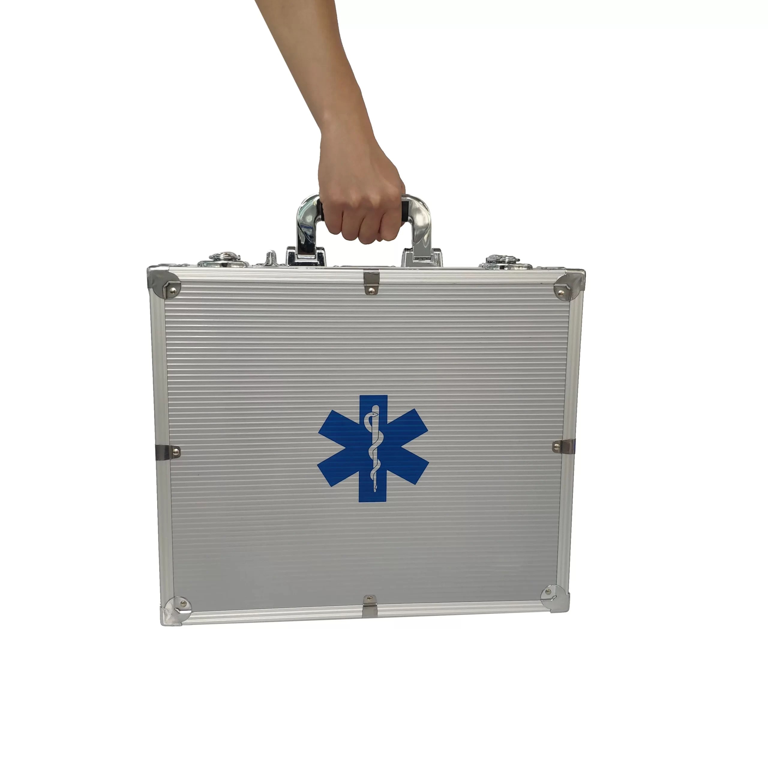 What should be in a marine first aid kit for boat?