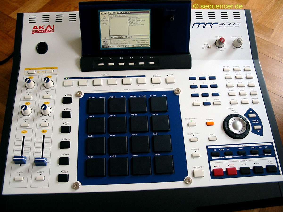Akai MPC4000 Sampler real time sequencer