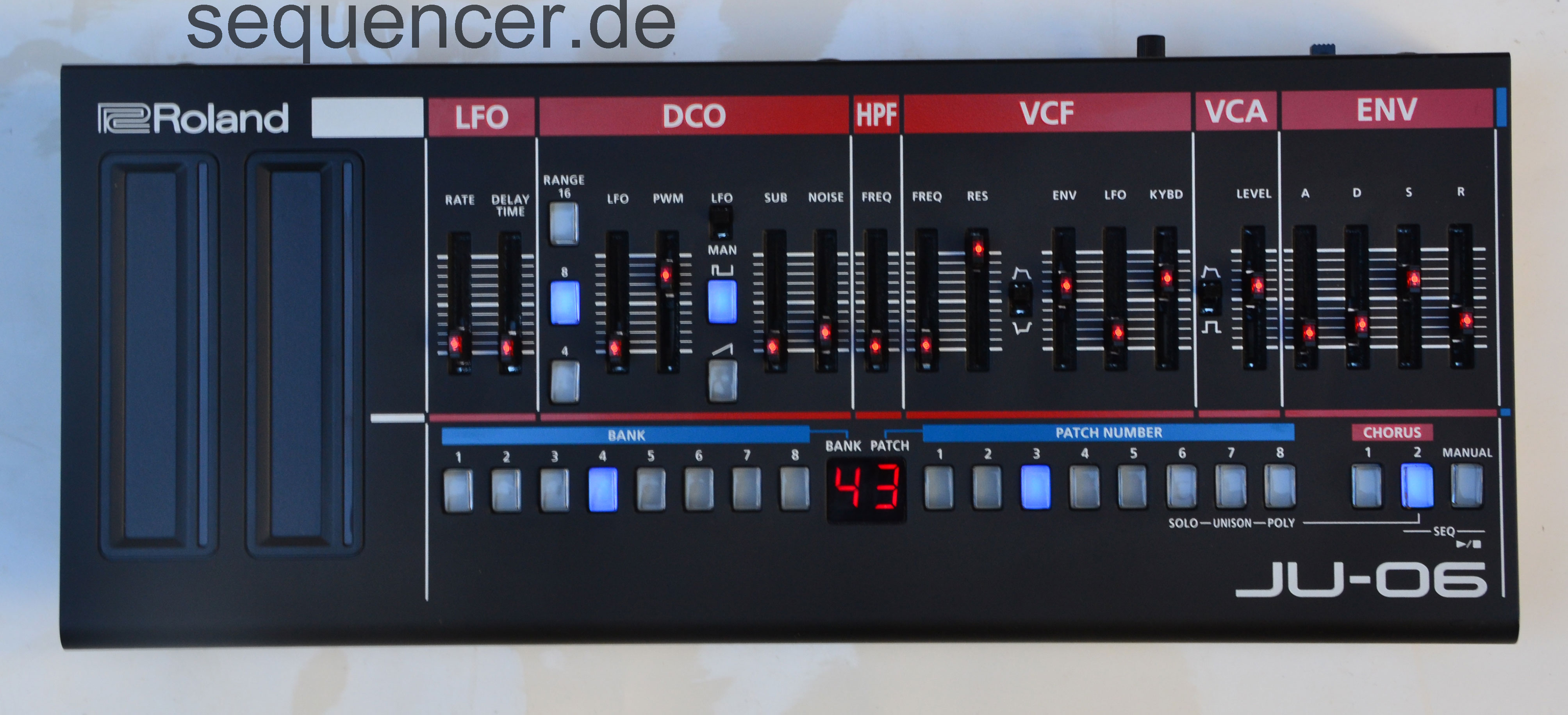 Roland Boutique , JU06 Digital Synthesizer step sequencer