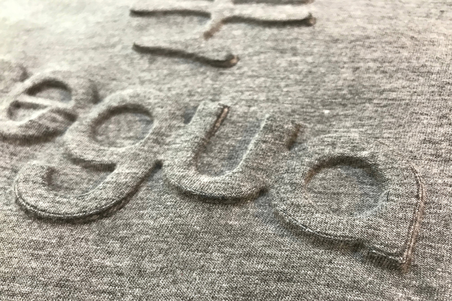 Embossing textil Serigaur, Serigrafía e impresión digital en Donostia