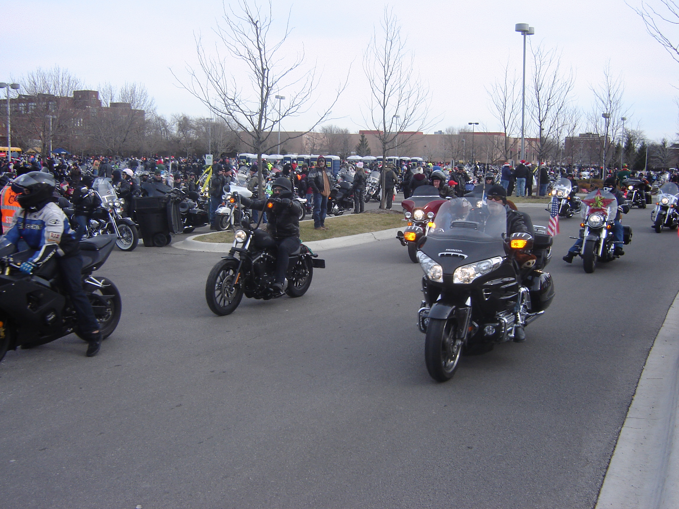 Toys for Tots Motorcycle Parade in Chicago 2014 pictures