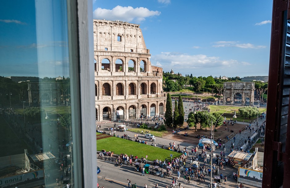 Luxury Apartments in Rome Near The Colosseum