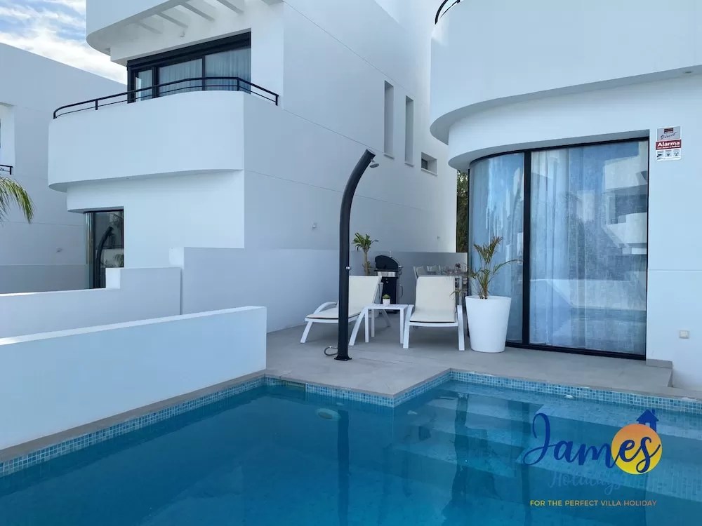 Alicantes Finest Homes With Private Pools