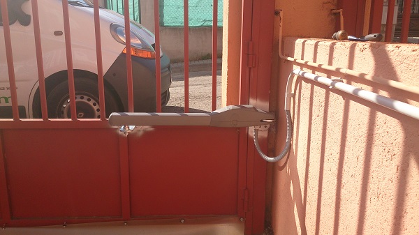 Motores de eléctricos puertas de garaje Puertas automáticas Servidoors