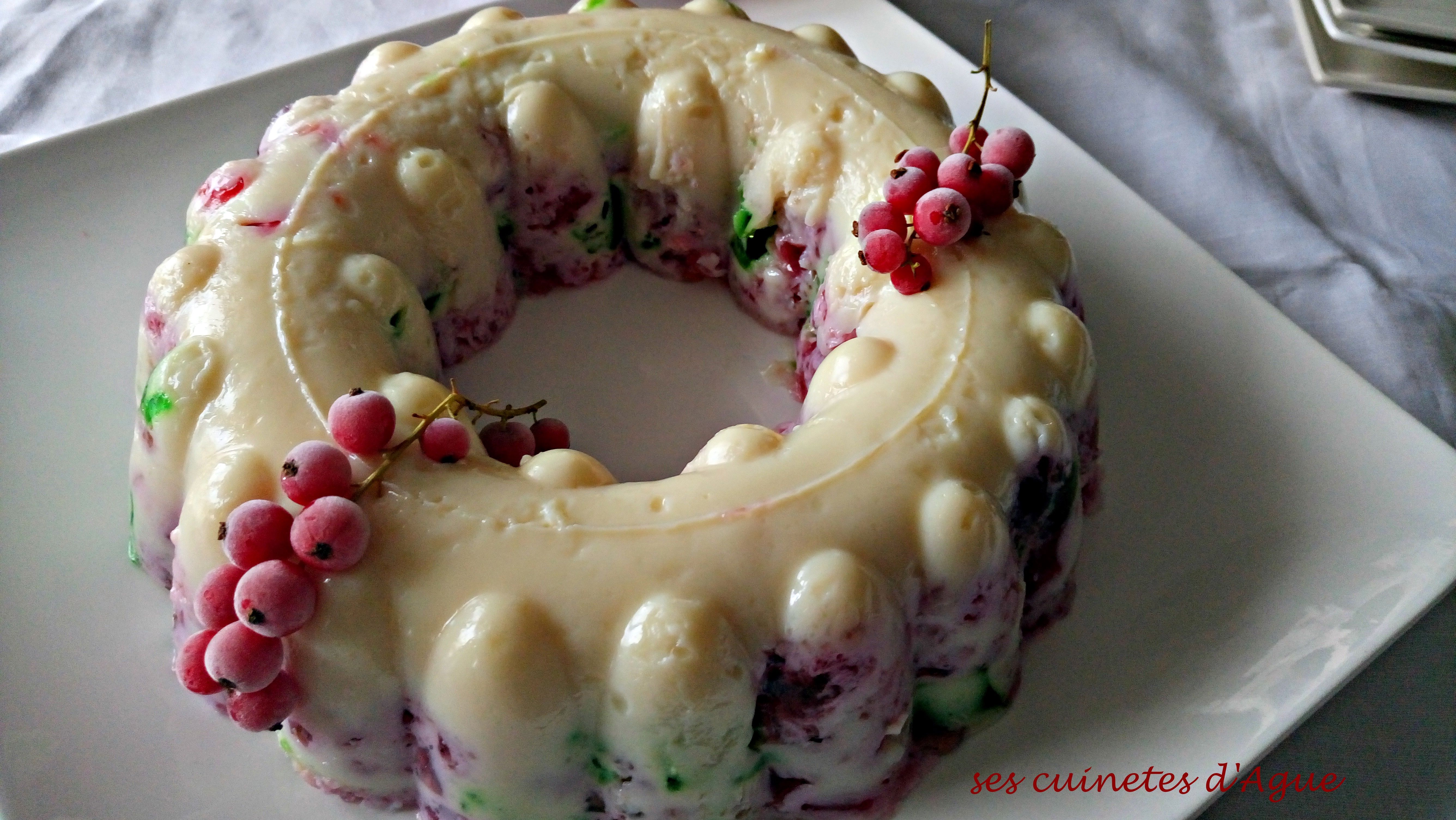 Gelatina de leche condensada y frutas Ses D'Ague