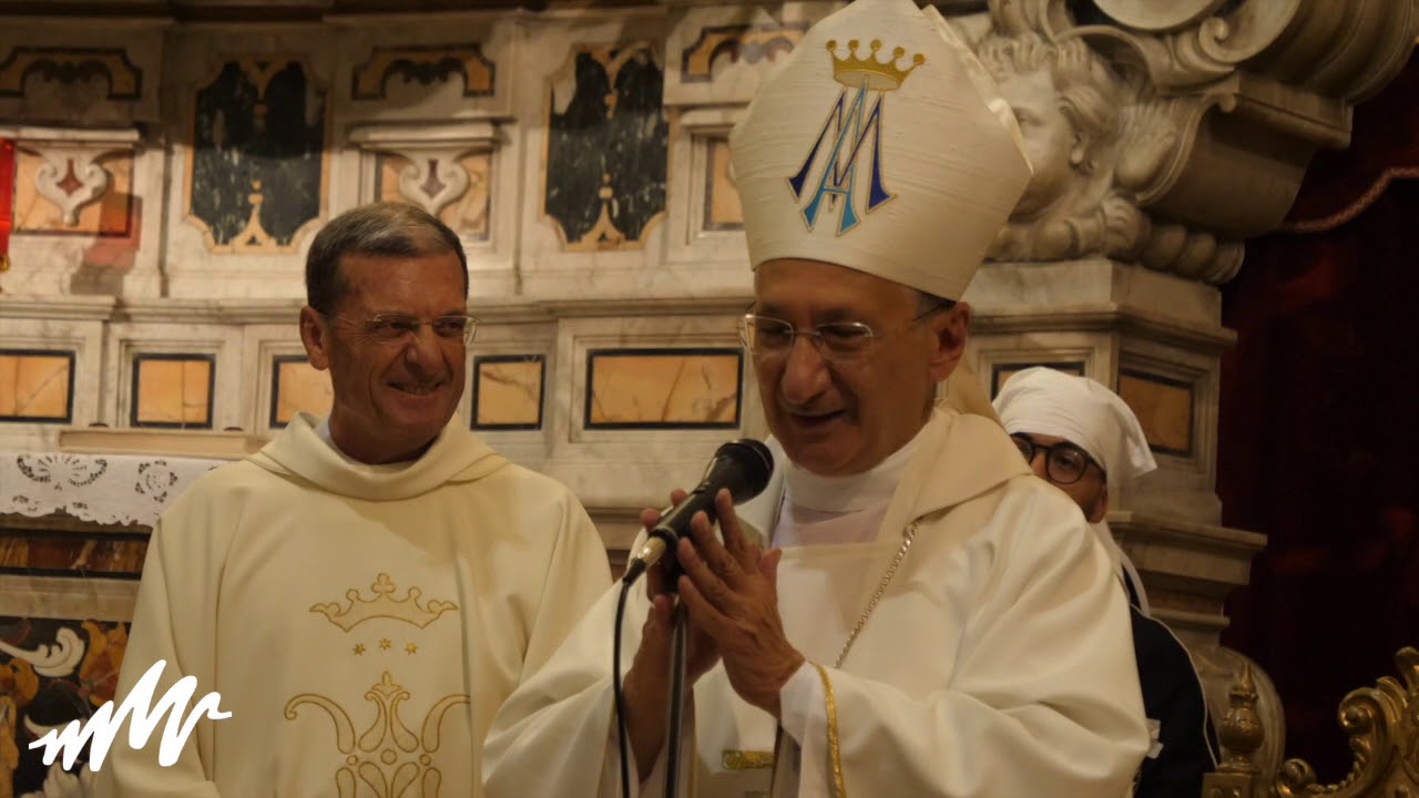 La benedizione di Mons. Filippo Santoro ai nuovi congregati della SS