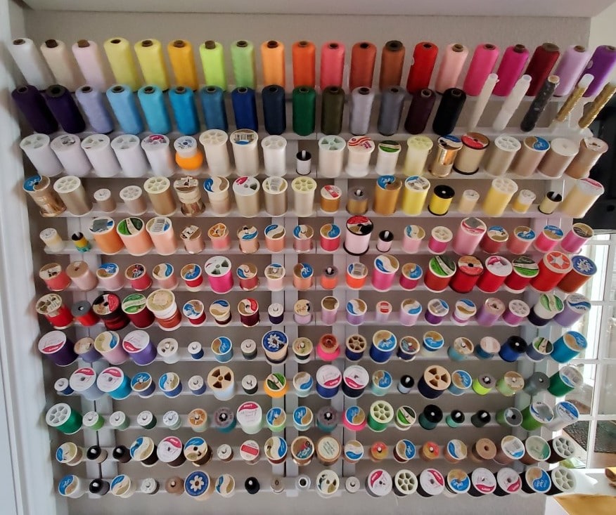 Best Thread For A Singer Sewing Machine 7 Types Explained