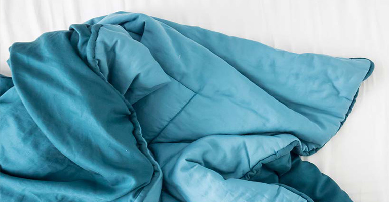 How to Get Static Out of Blanket? | Effective Methods are Shown - Sew