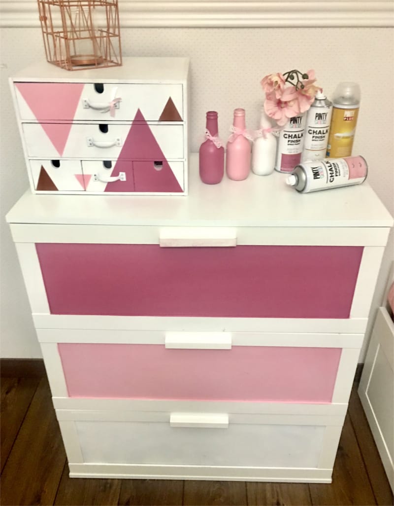 Cómo pintar un mueble con Chalk Spray Paint de Pintyplus Shakingcolors