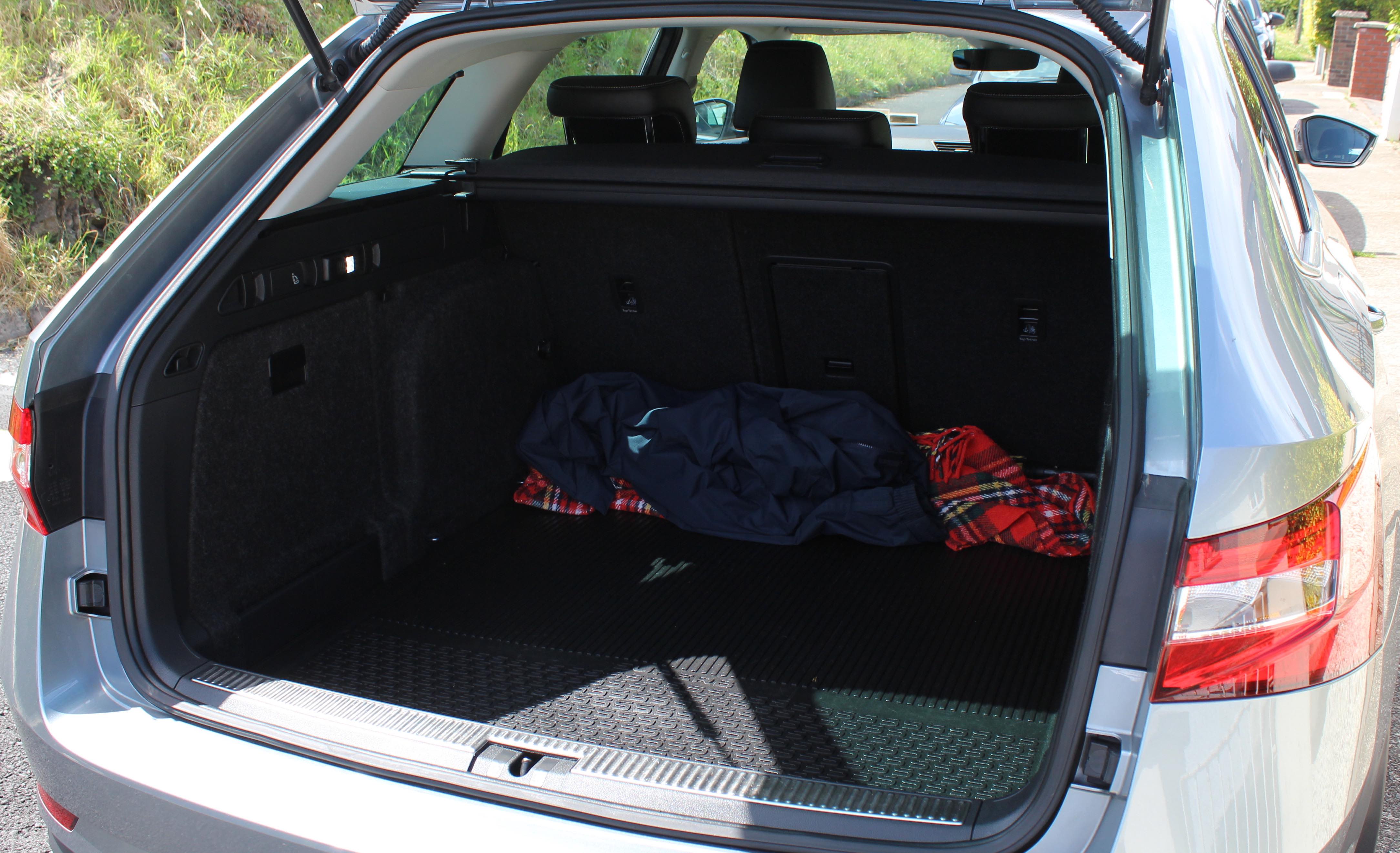 Shannon Airport Taxi Service Shannon Airport Transfers, Business Tranfers, Ireland Tours