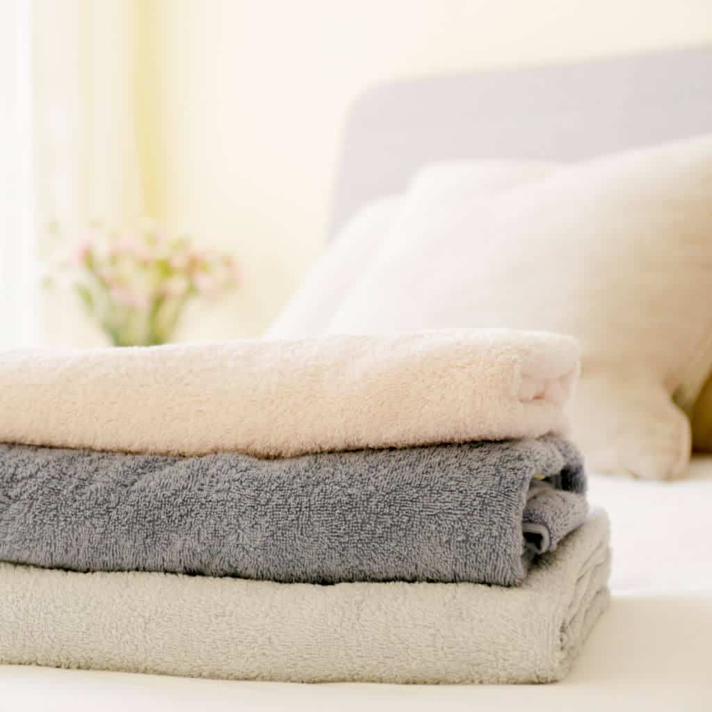 How Many Sheet and Towel Sets Should You Have?
