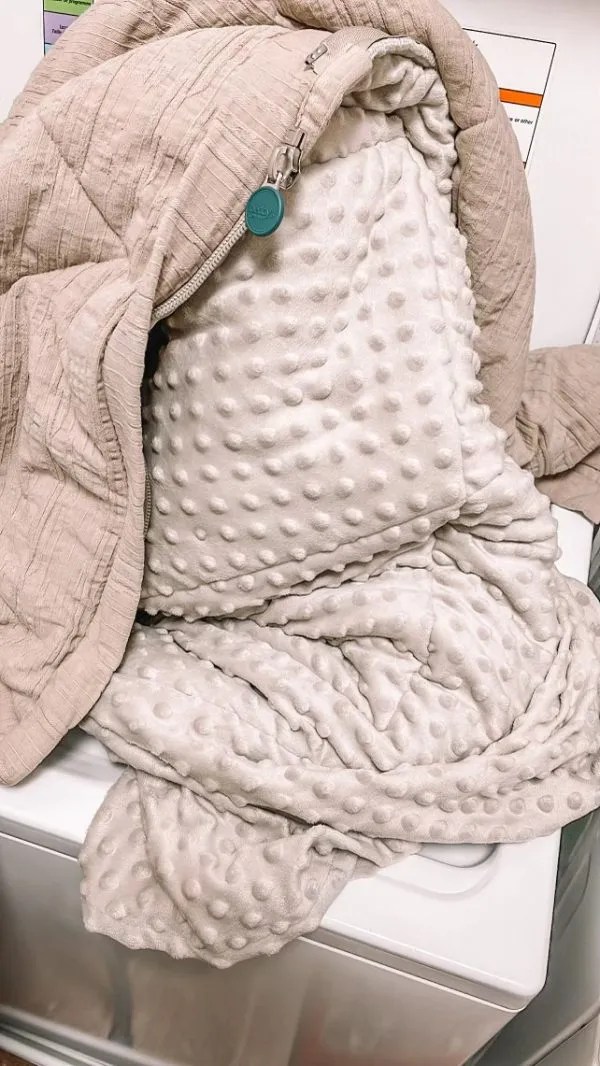 How to Wash Your Beddy’s Bedding + Zipper Hack