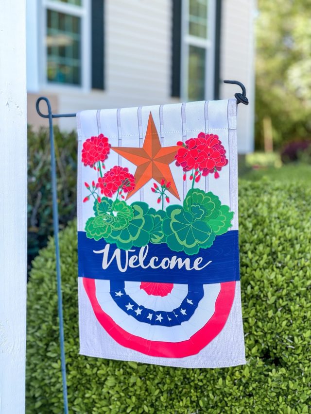 How to Keep Garden Flags From Fading