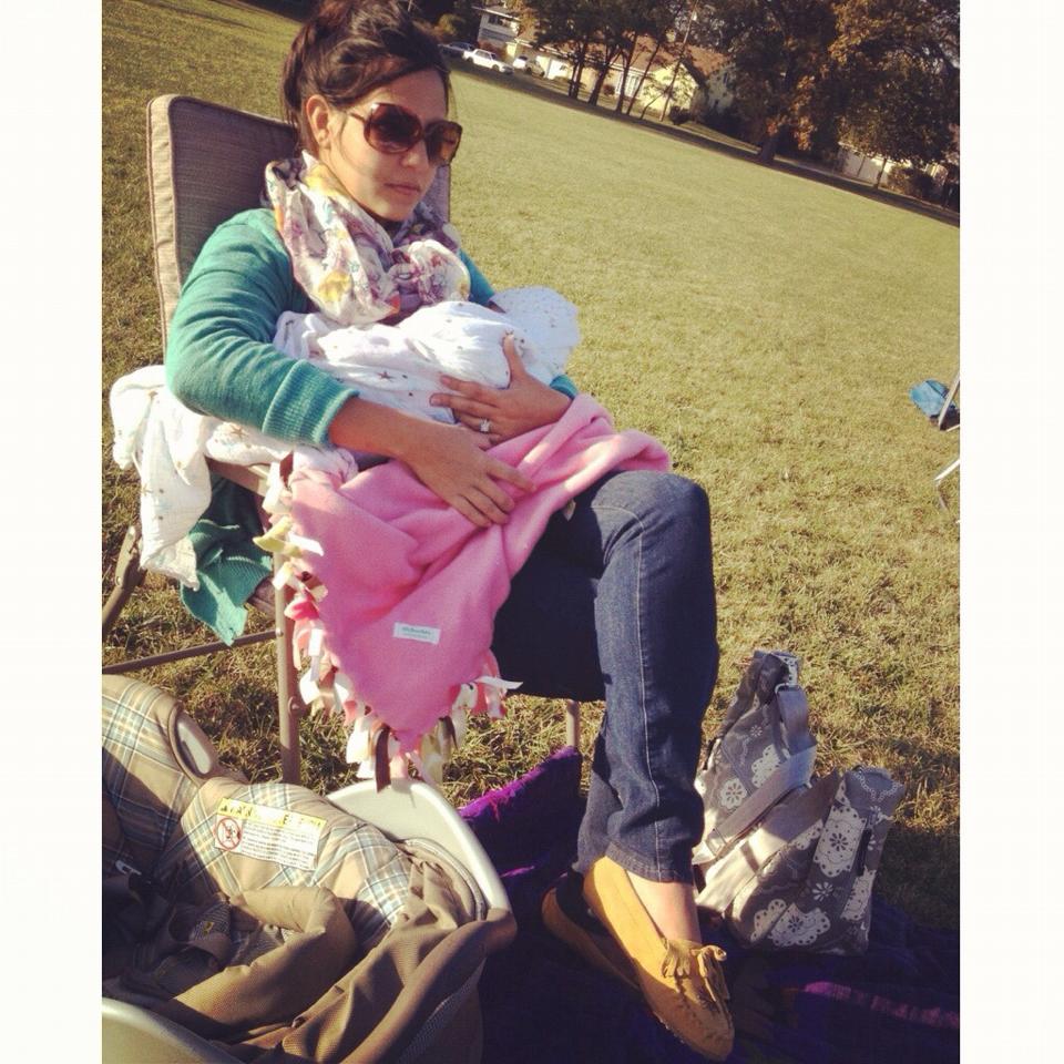 12 Women scandalously breastfeeding without a cover
