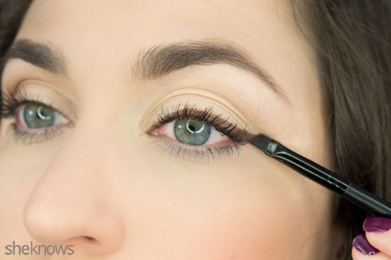 4 Easy eyeshadow looks that only require one shade