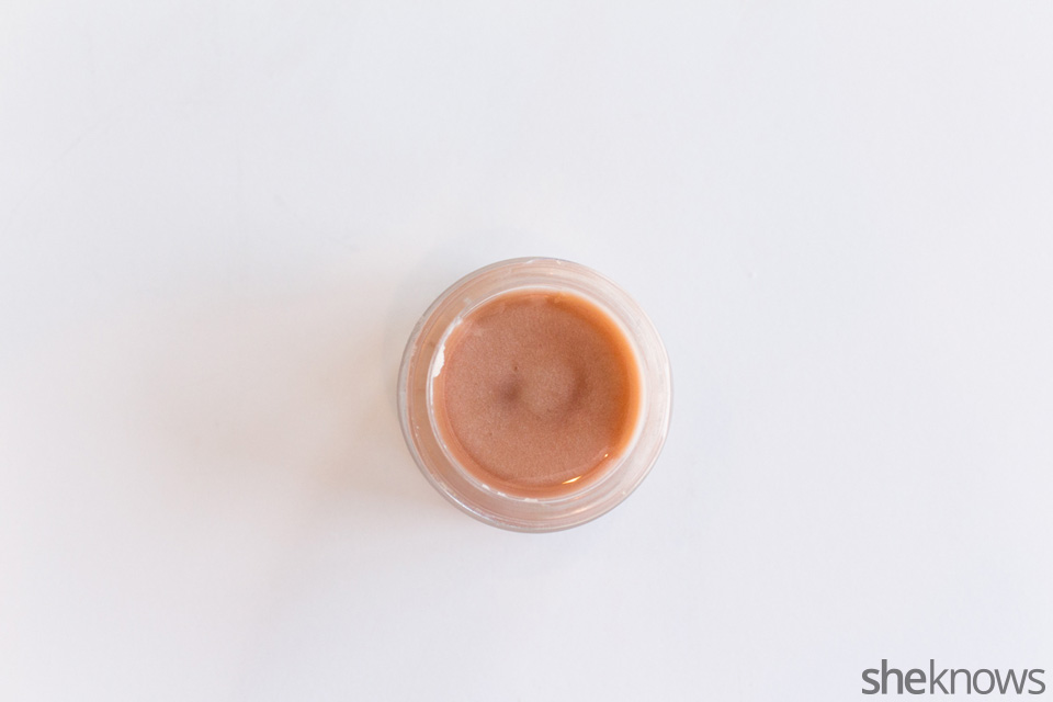 DIY this notorious face luminizer for truly glowing skin