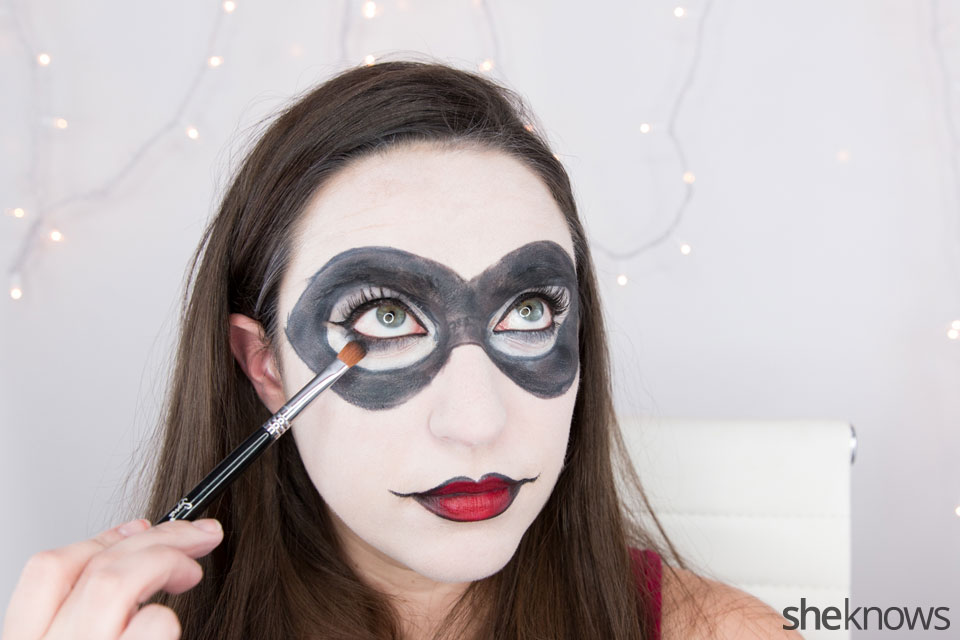 A Harley Quinn Makeup Tutorial for All the Old School Fans SheKnows