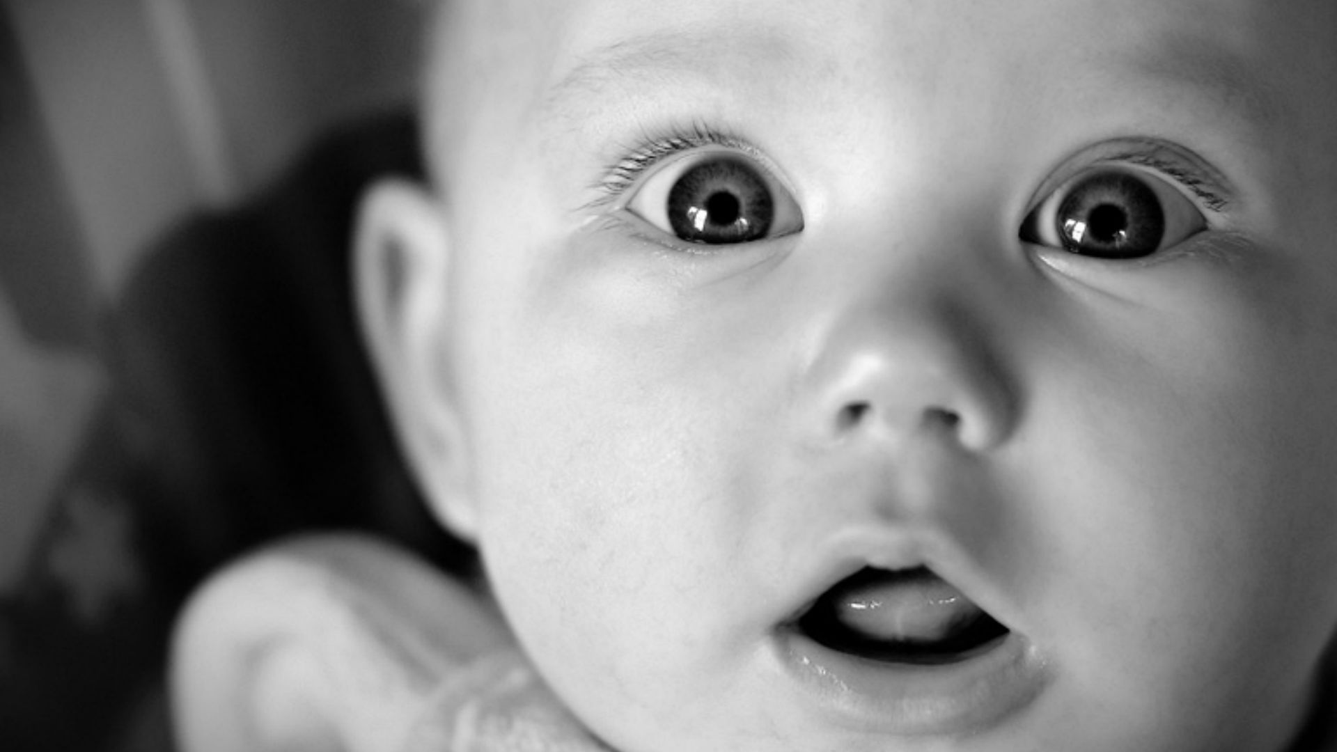 Mum accidentally gives baby a fake tan while breastfeeding