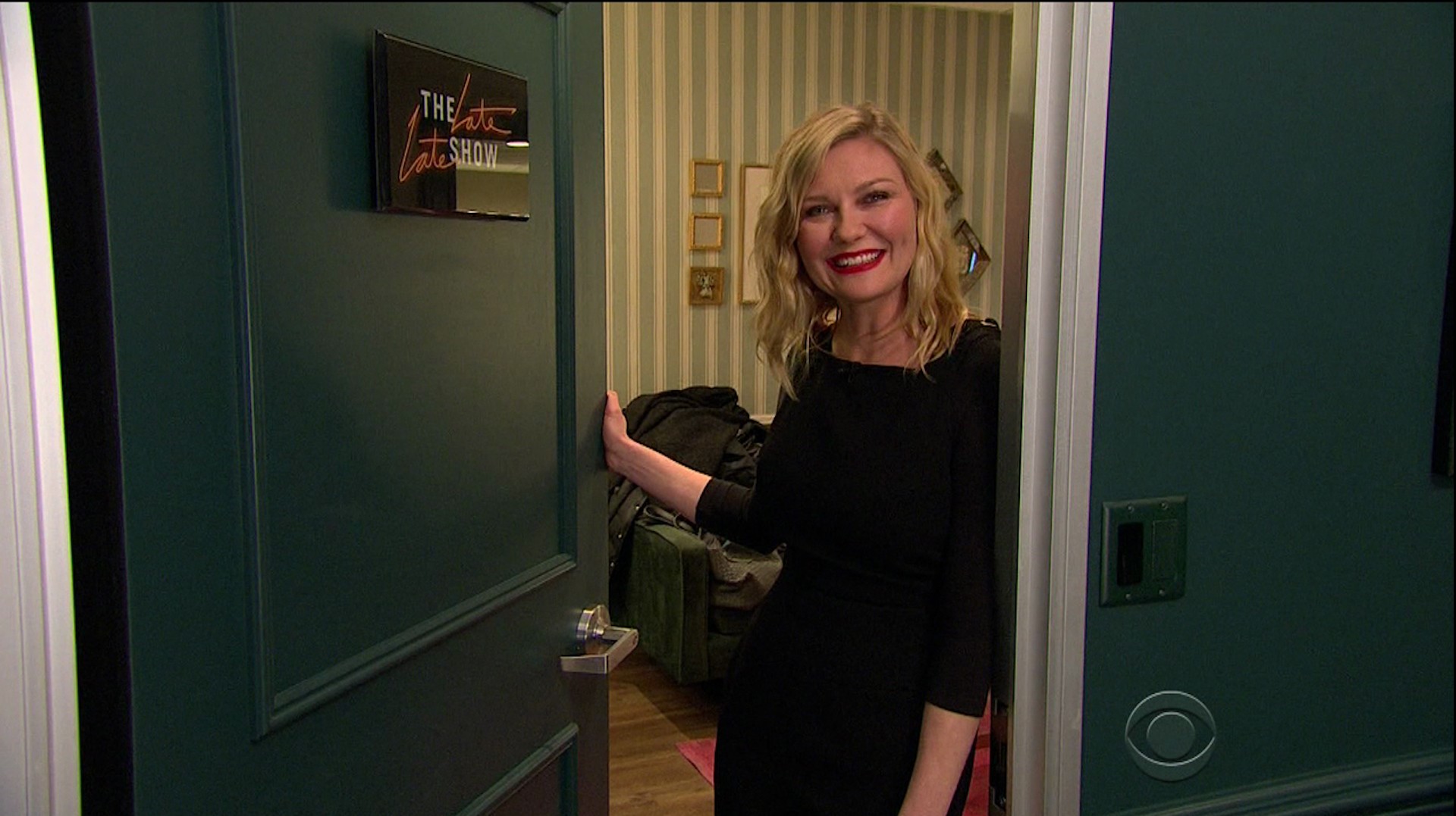 Kirsten Dunst Falling Scene