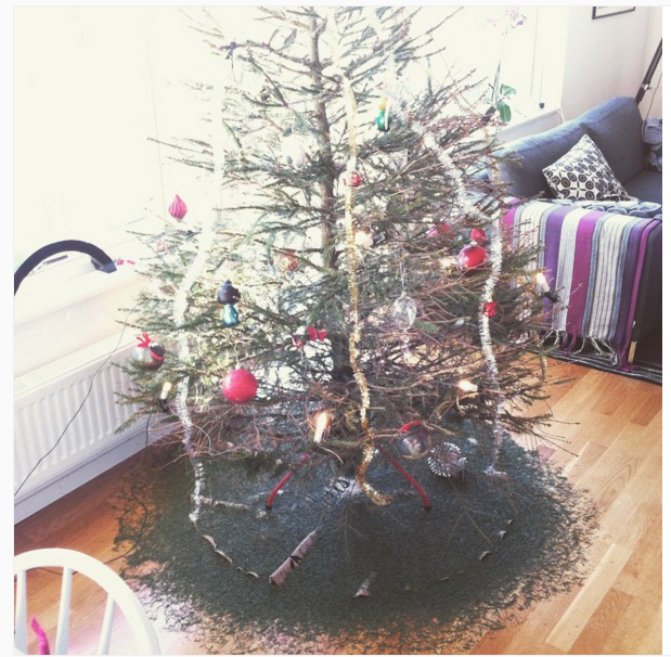 Christmas Tree Fails 2023 25 hilarious Christmas tree FAILS that make Charlie Brown look like a