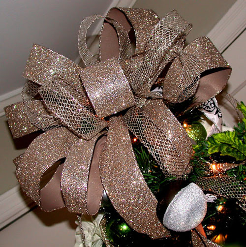 10 Unique tree toppers SheKnows