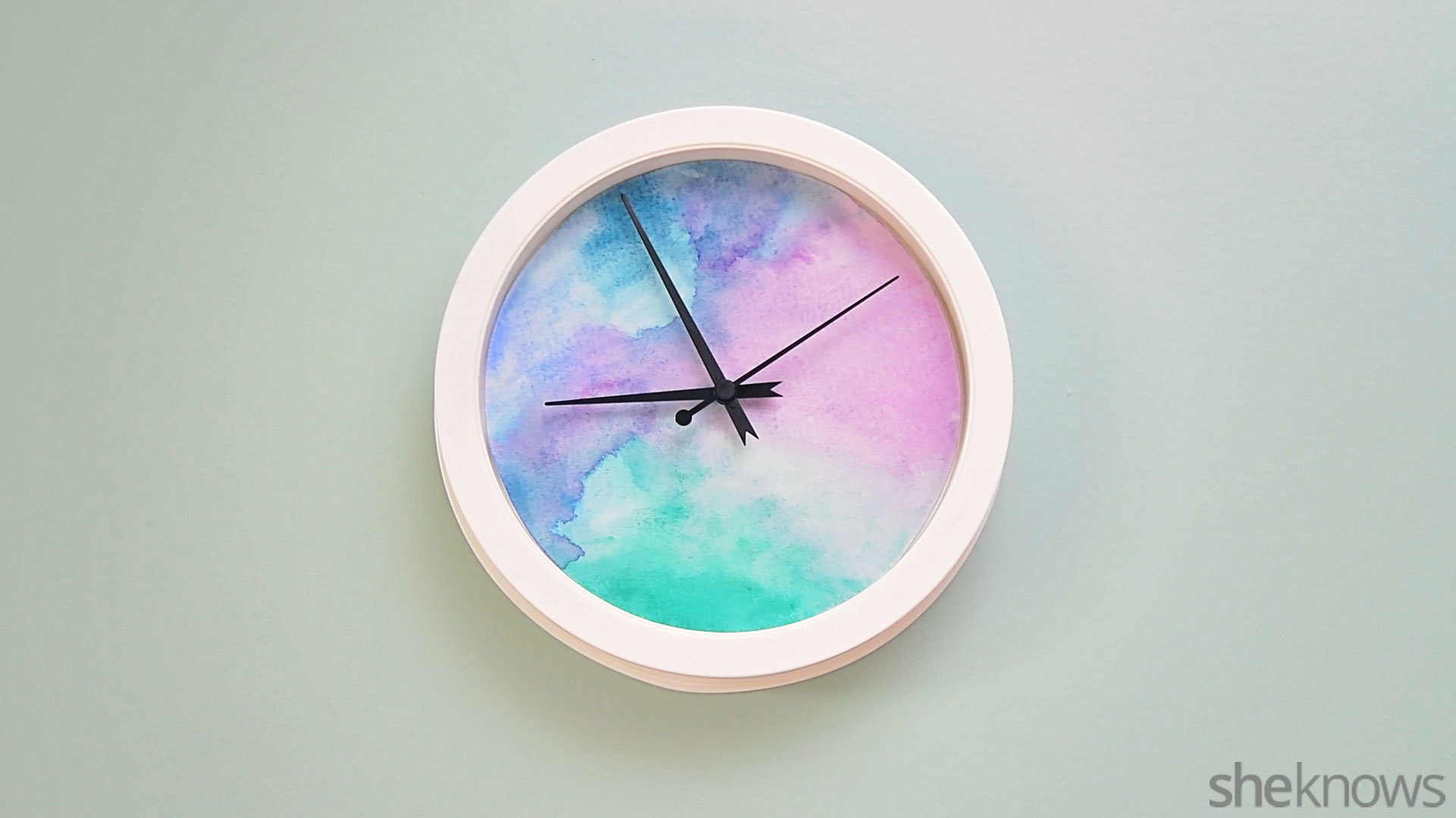 Paint a pretty watercolor clock