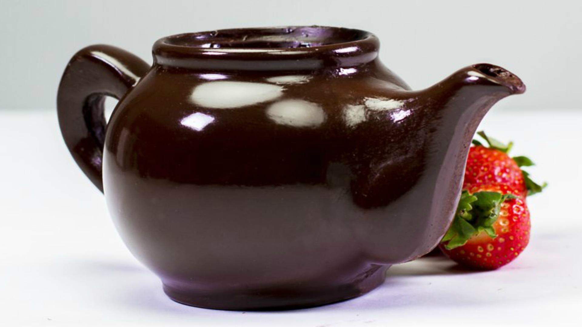 Chocolate teapot is the best thing to ever happen to hot chocolate