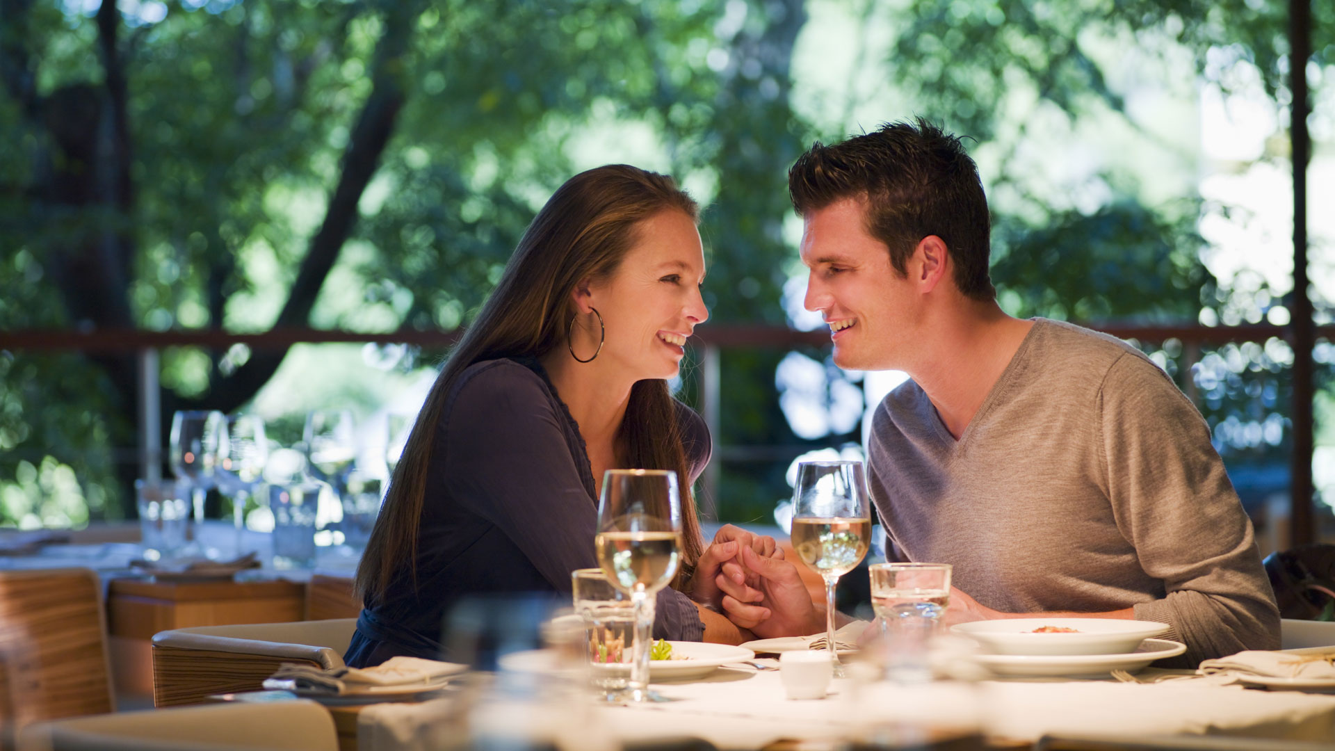 How to avoid a disastrous dinner date SheKnows