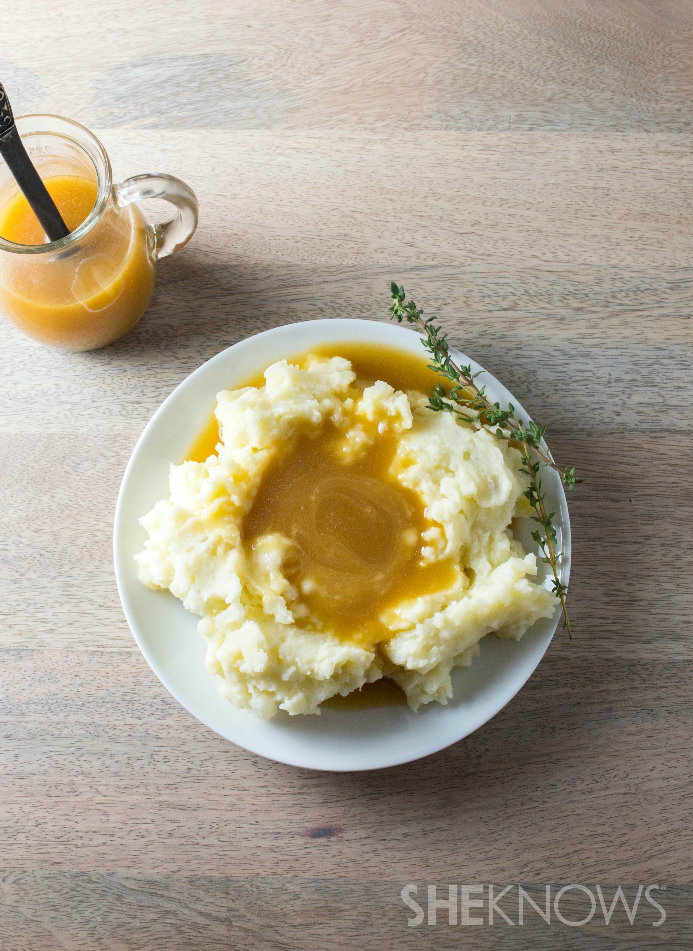 Glutenfree turkey gravy for your Thanksgiving feast SheKnows