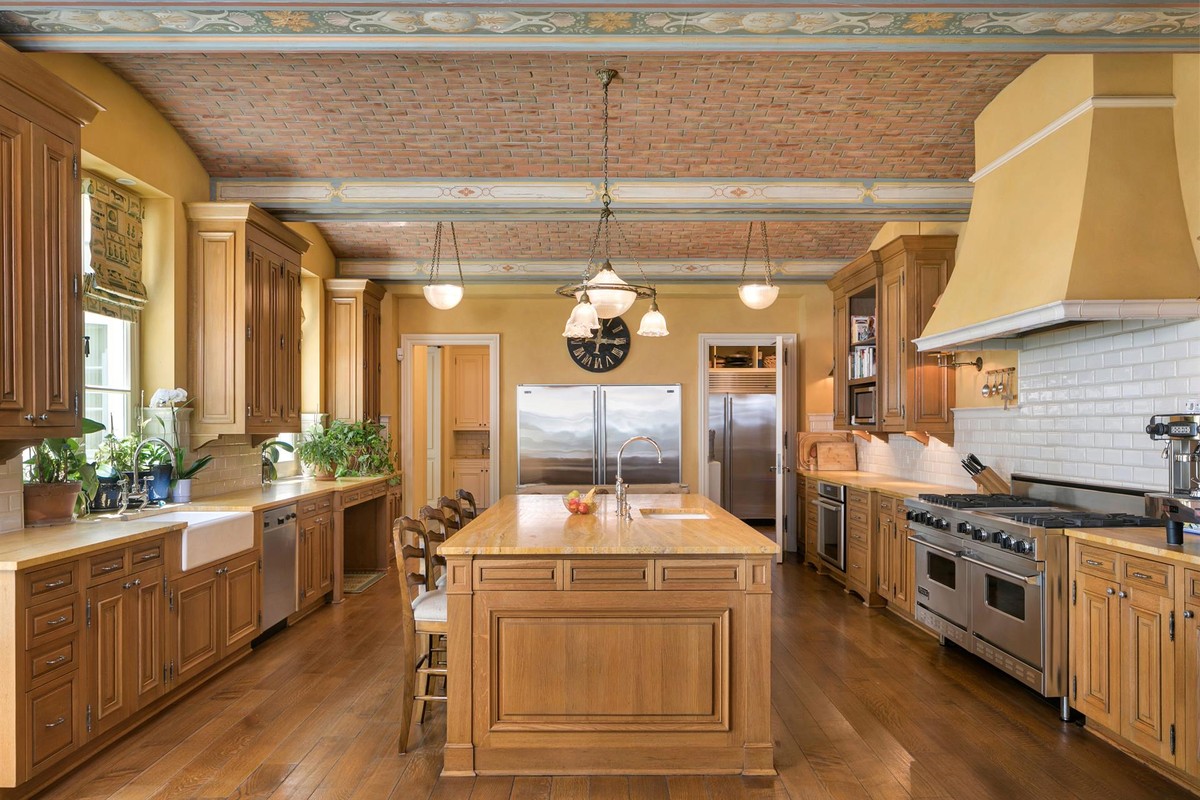 Jon Bon Jovi's New Jersey Home on Sale For 20 Million