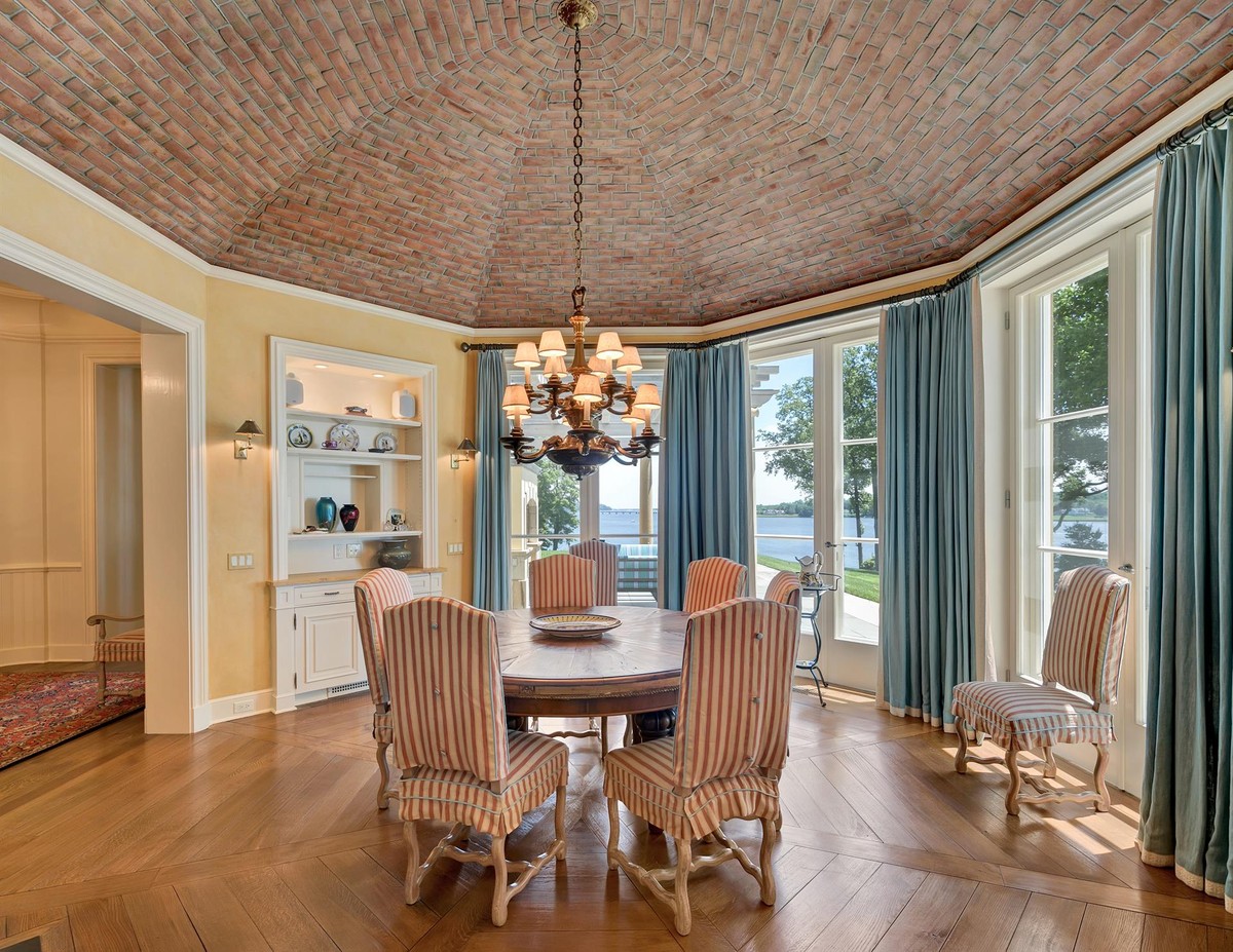 Jon Bon Jovi's New Jersey Home on Sale For 20 Million