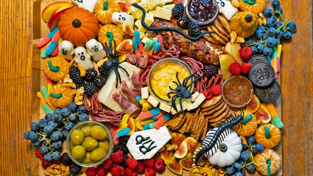How to Make a Halloween Grazing Board