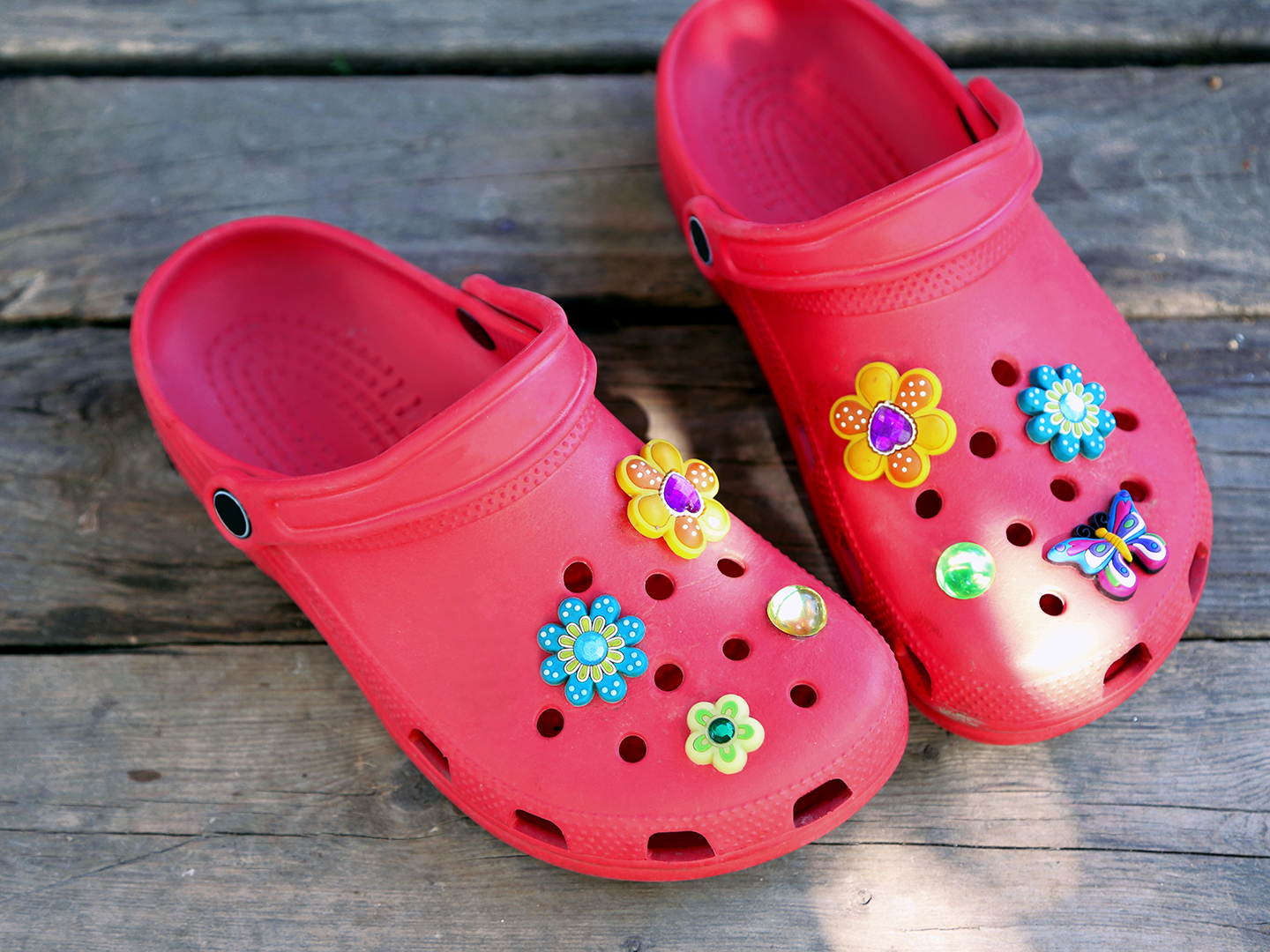 Here's Where To Buy Nicki Minaj's Pink Crocs