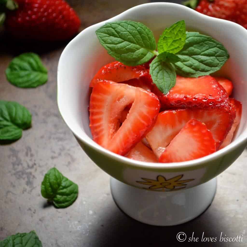 Simple Macerated Strawberries She loves biscotti