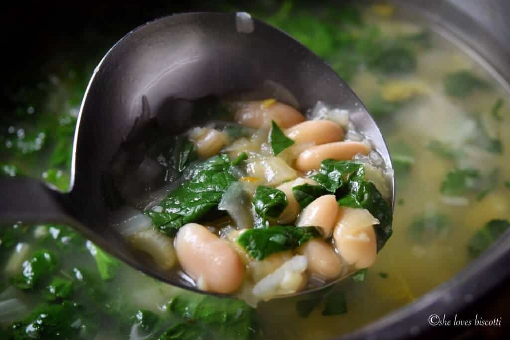 Easy White Kidney Bean and Spinach Soup She loves biscotti