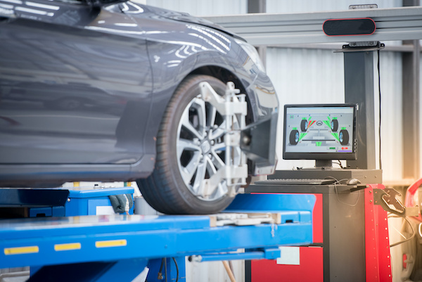 How Do I Know if My Car Needs a Wheel Alignment? - Sherman Oaks Exclusive